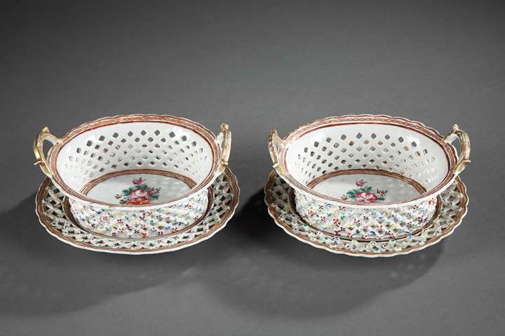 Pair of Baskets and stands  Chinese Export  "Famille rose" porcelain - Qianlong period